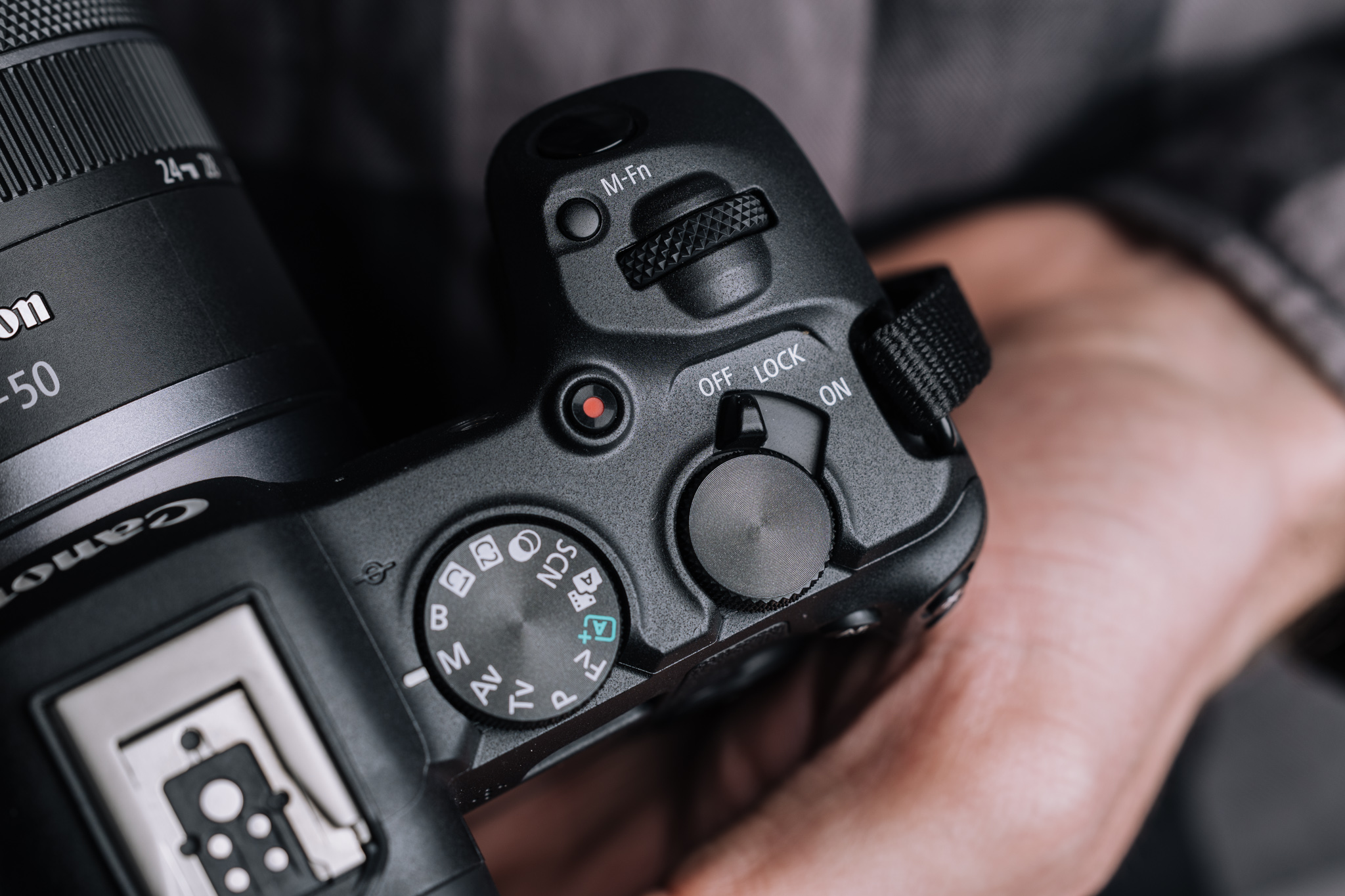 canon r8